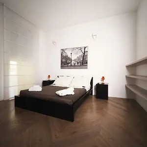 Turati 3 Appartement